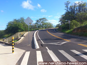 ダイヤモンドヘッド駐車場へ続く道路