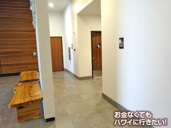 ダウントゥアース カイルア店のトイレ入口