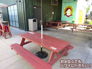 ハンクス オートドッグのテラス席