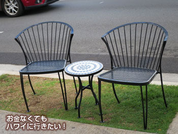 カイルア アイスクリームのテーブルとイス(外)