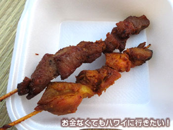 火曜日のKCCファーマーズマーケットのガーリックポークスティックとサテーチキン