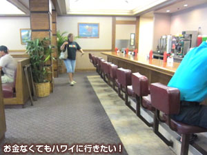リケリケドライブインのカウンター