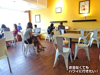 モーニングブリュー カイルア店の店内(2階)