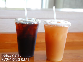 モーニングブリュー カカアコ店のコールドブリューコーヒーとプランテーションアイスティー