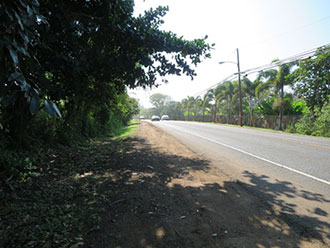ラニアケアビーチ バス停より徒歩