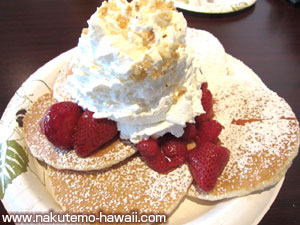 エッグスンシングスのストロベリーホイップパンケーキ