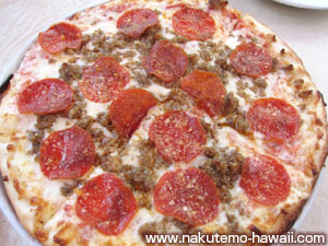 アランチーノのペパロニ・ソーセージのピザ