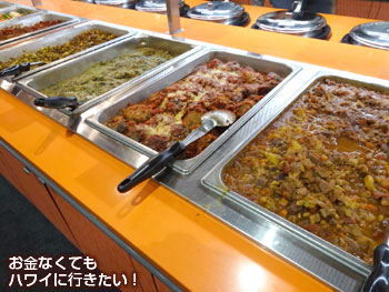 ホールフーズマーケットクイーン店の量り売りランチボックスの肉料理