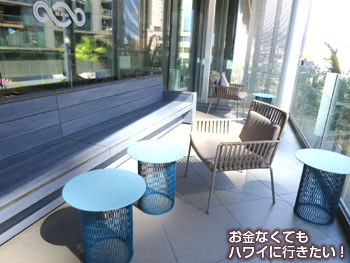 ホールフーズマーケットクイーン店クイーン店「TWO TIDES BAR」2階のテラス席2